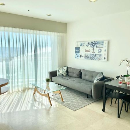 Oceanus Apartment Hotel Herzliya Exterior photo